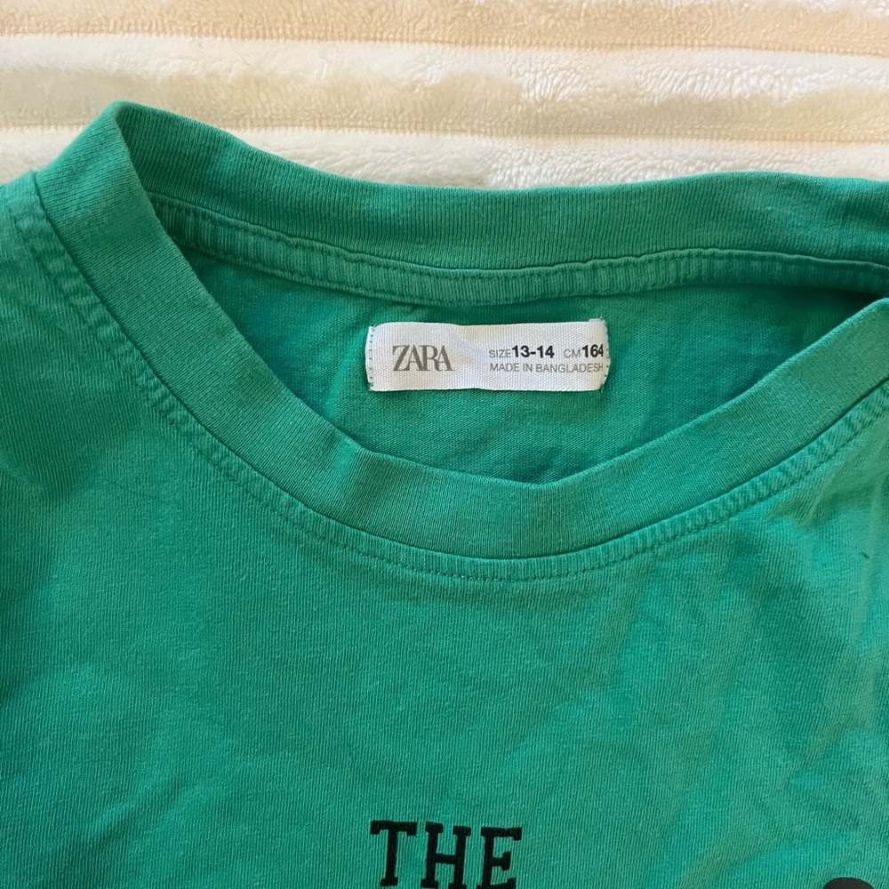 ZARA Green Graphic Tee with Black Text - Picture 2 of 2